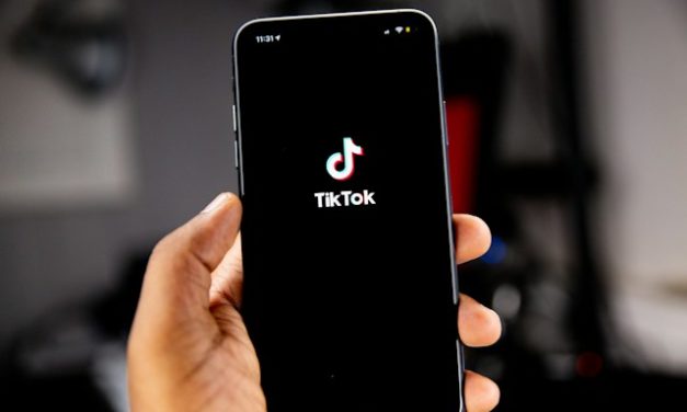  TikTok presenta una aplicación nativa inmersiva para Apple Vision Pro